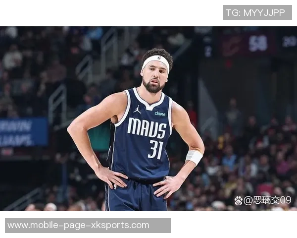 克莱半场表现低迷仅得3分正负值5让球队陷入困境 克莱半场表现低迷仅得3分正负值5让球队陷入困境